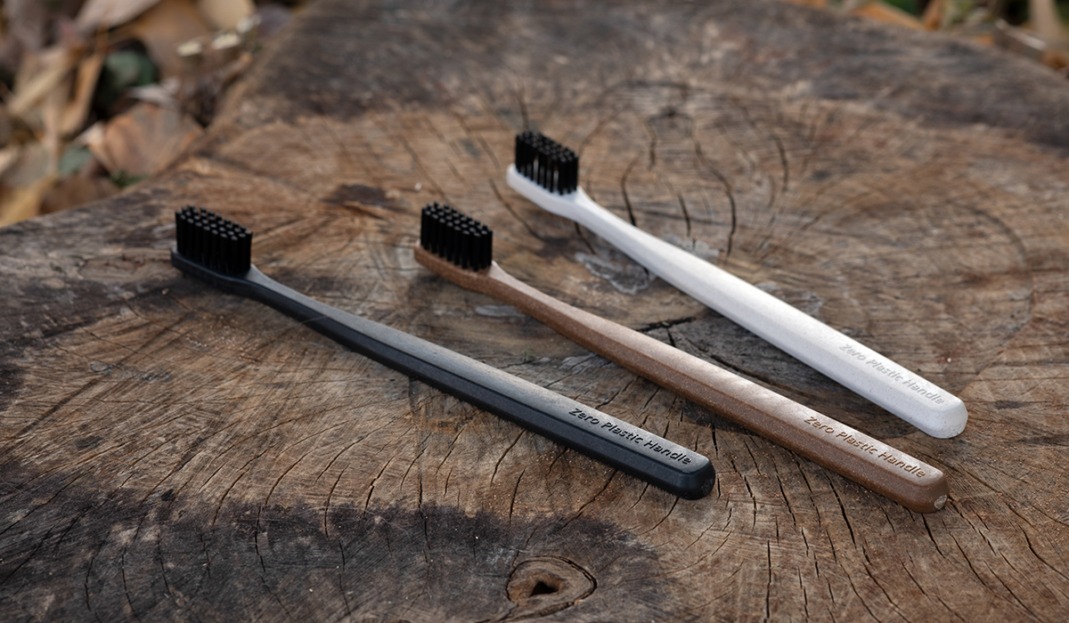 Zero Plastic Handle - Toothbrush made from thinned wood