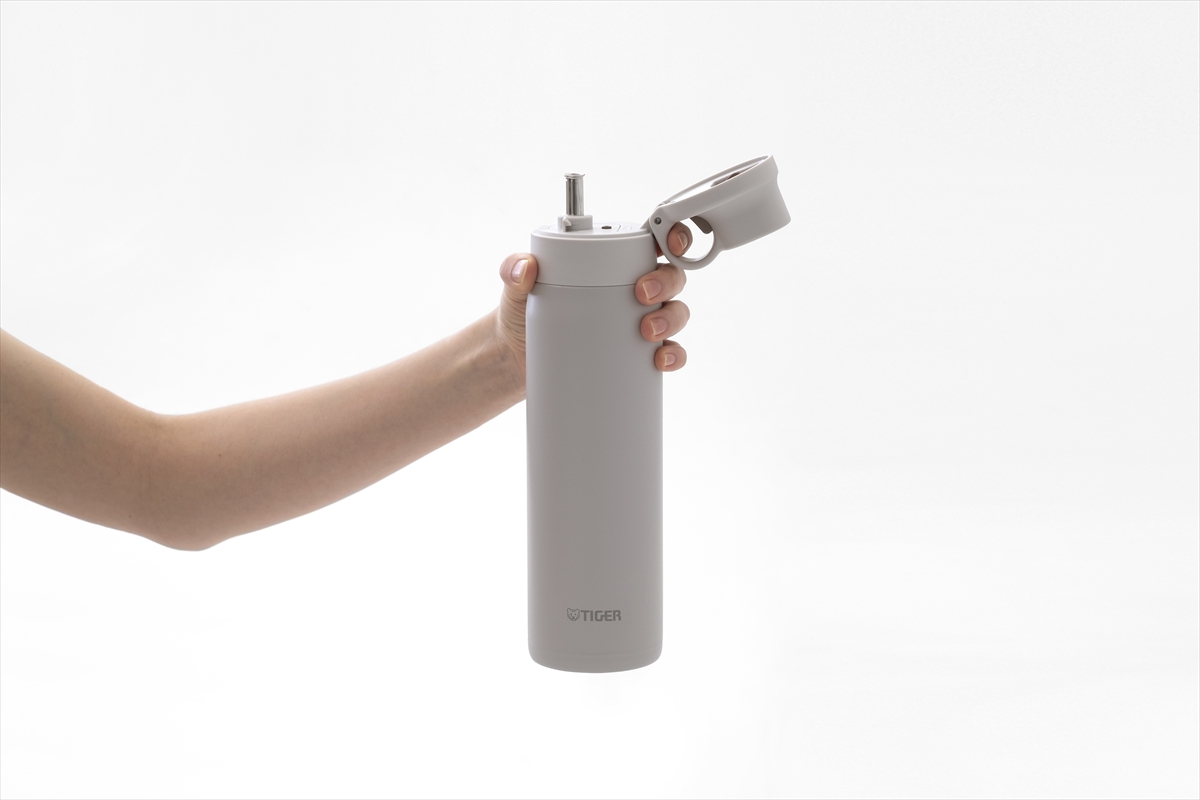 vacuum-insulated straw bottle / Tiger corporation | Portfolio - Doogdesign. Inc.